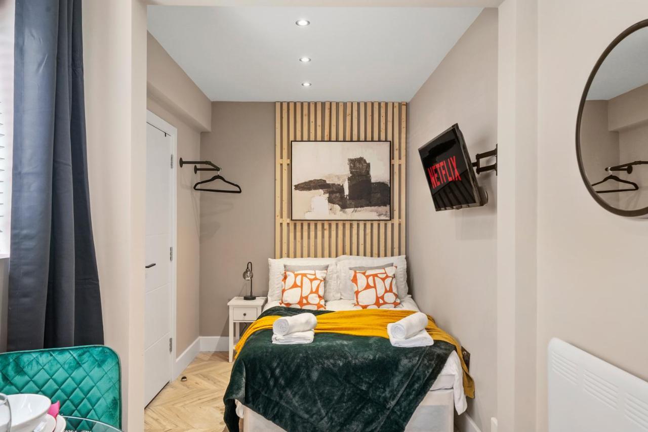 Cosy Heathrow Studios - Parking - Garden Λονδίνο Εξωτερικό φωτογραφία
