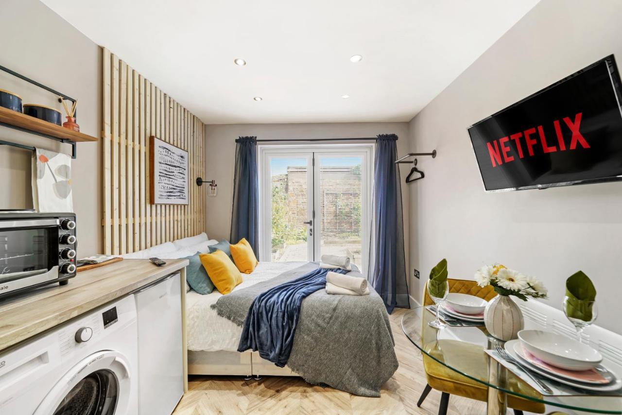 Cosy Heathrow Studios - Parking - Garden Λονδίνο Εξωτερικό φωτογραφία