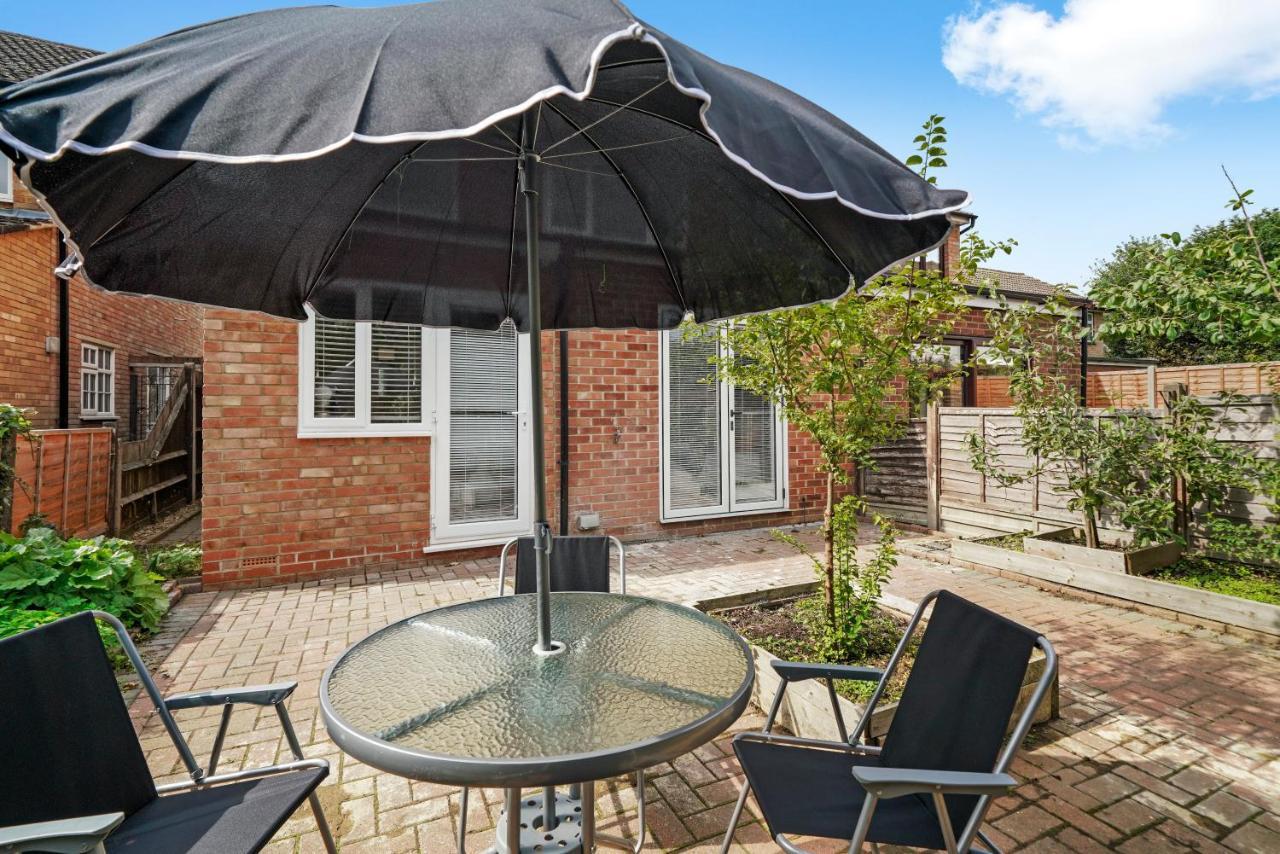 Cosy Heathrow Studios - Parking - Garden Λονδίνο Εξωτερικό φωτογραφία