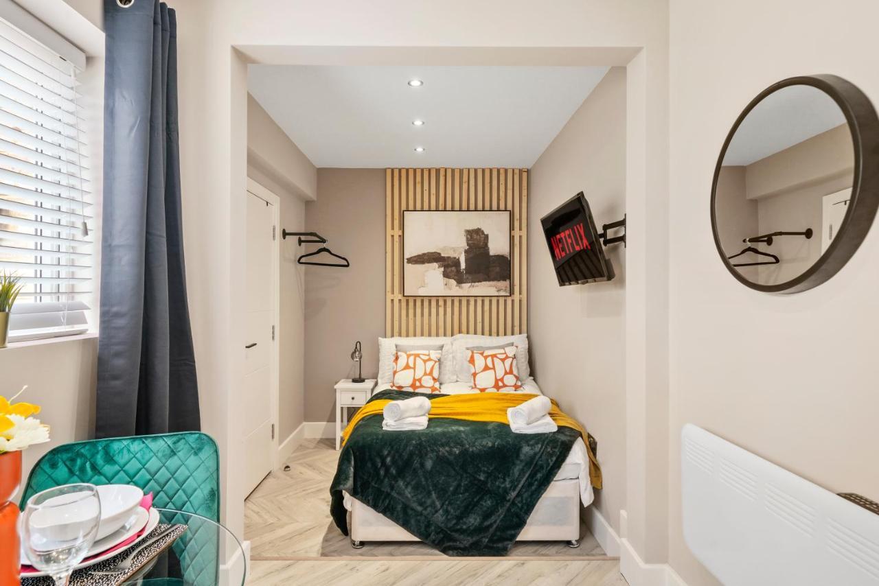 Cosy Heathrow Studios - Parking - Garden Λονδίνο Εξωτερικό φωτογραφία