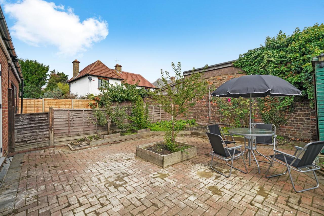 Cosy Heathrow Studios - Parking - Garden Λονδίνο Εξωτερικό φωτογραφία