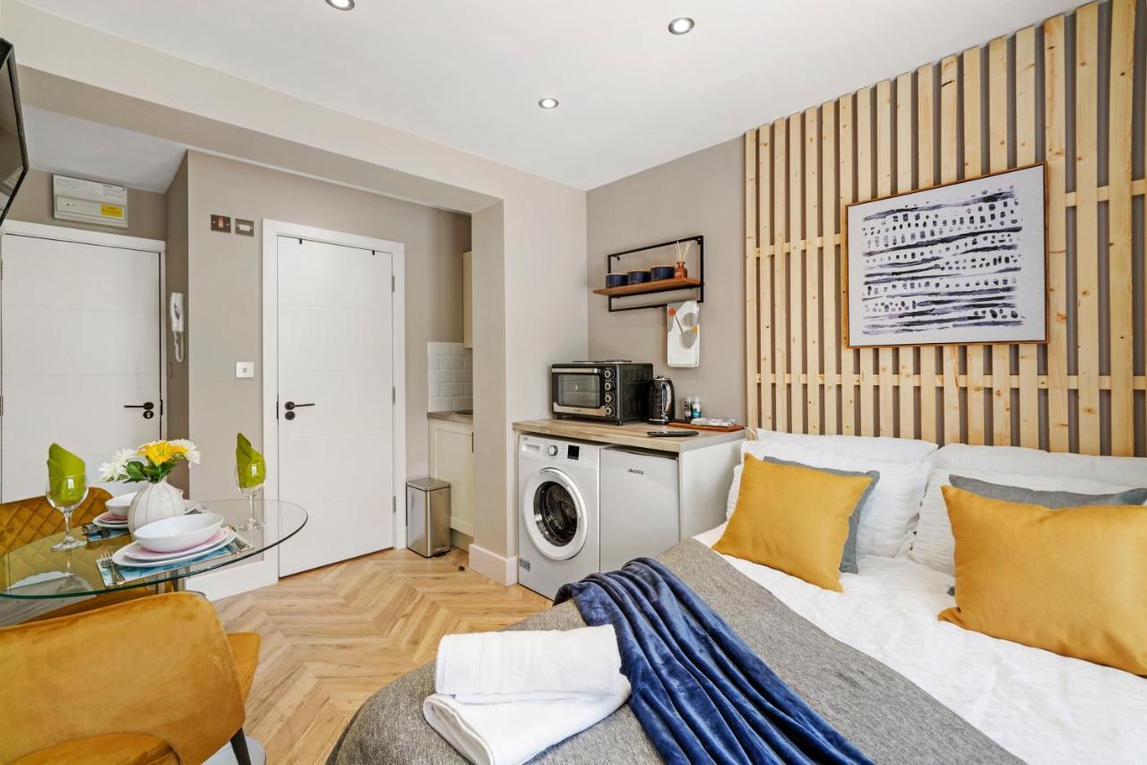 Cosy Heathrow Studios - Parking - Garden Λονδίνο Εξωτερικό φωτογραφία