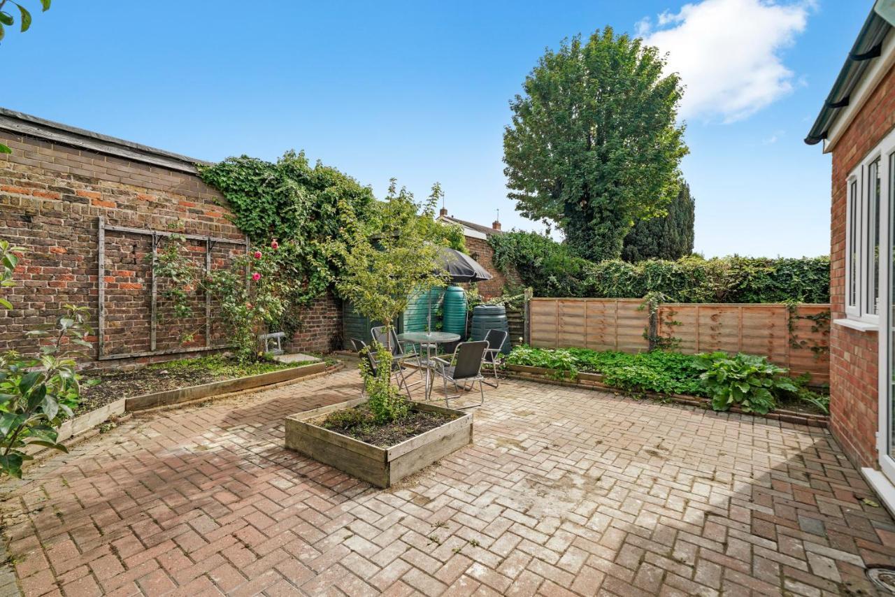 Cosy Heathrow Studios - Parking - Garden Λονδίνο Εξωτερικό φωτογραφία