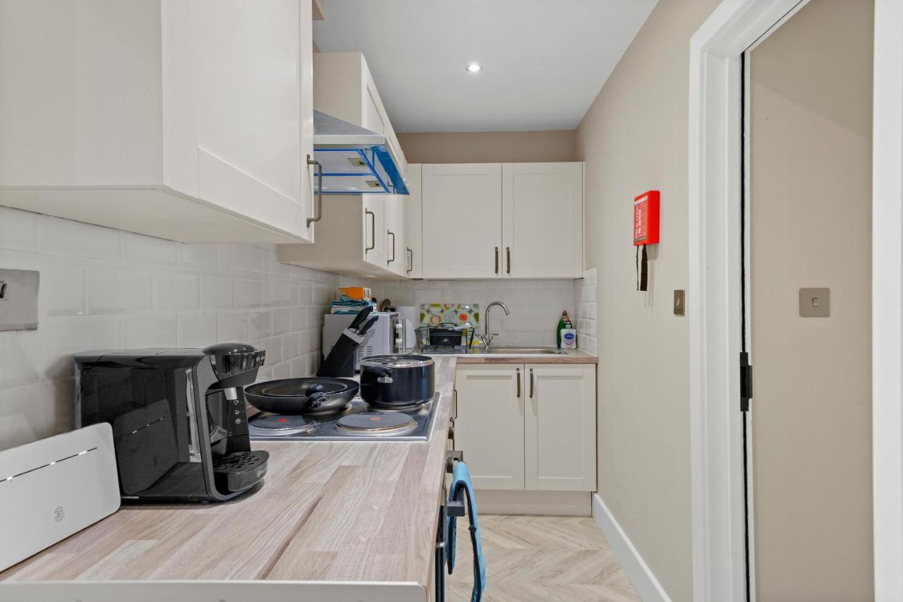 Cosy Heathrow Studios - Parking - Garden Λονδίνο Εξωτερικό φωτογραφία