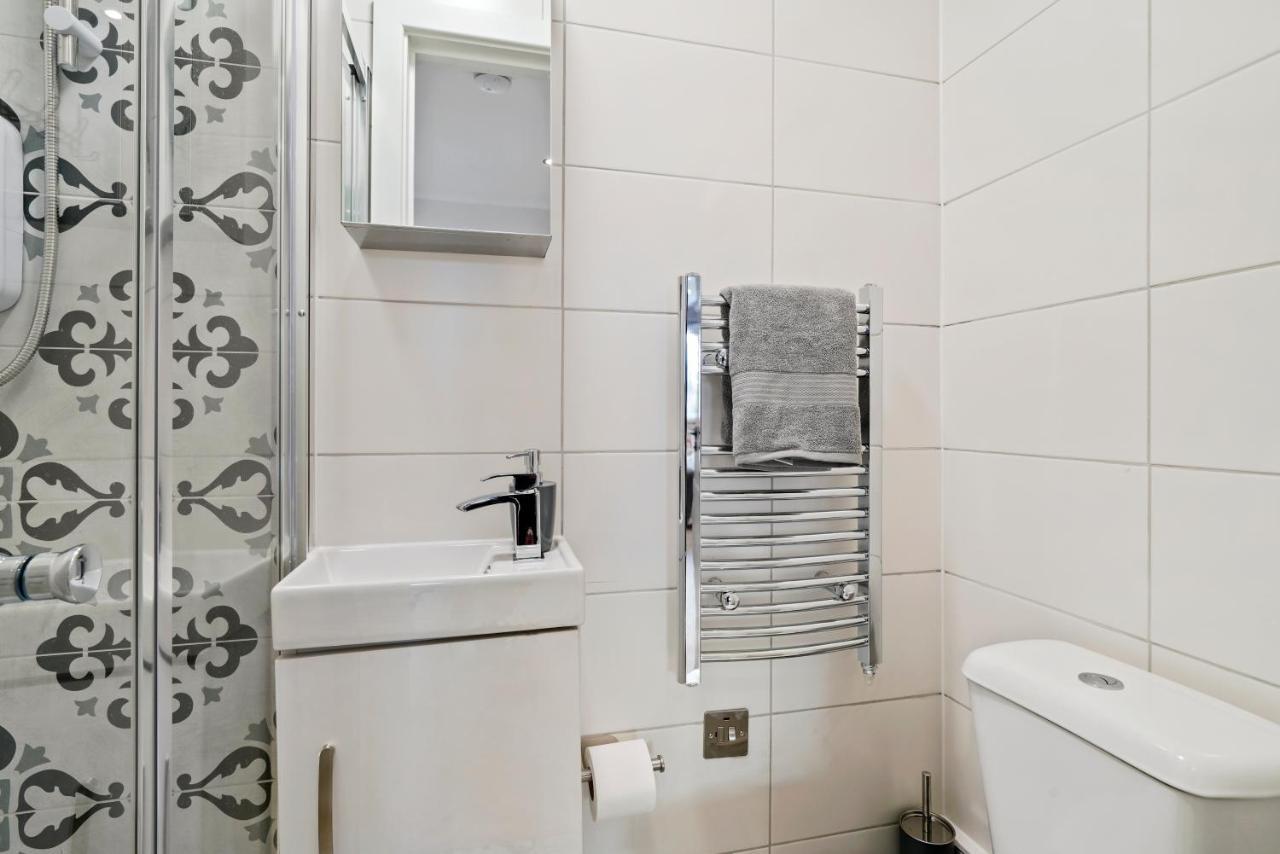 Cosy Heathrow Studios - Parking - Garden Λονδίνο Εξωτερικό φωτογραφία
